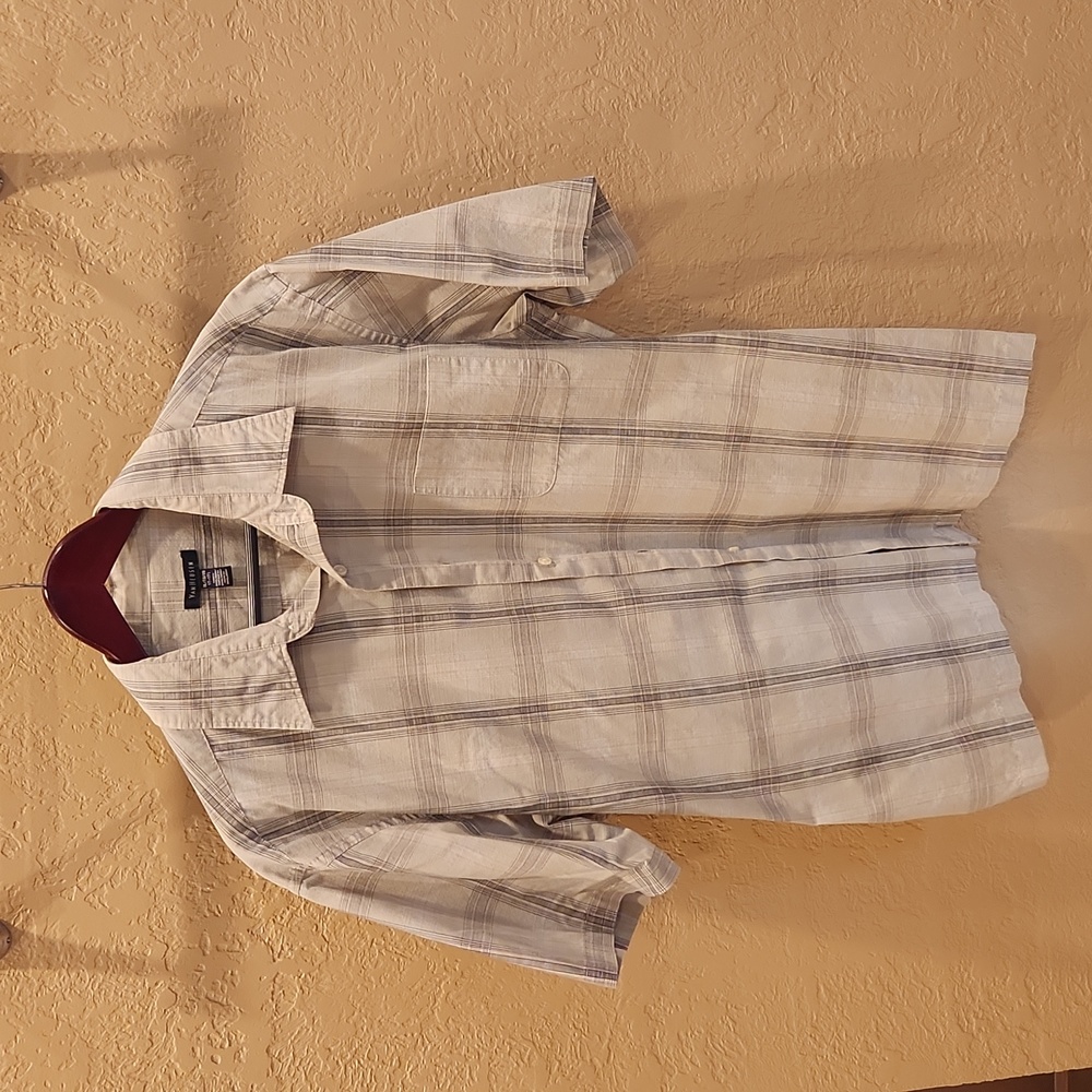 Mens short sleeved button down shirt